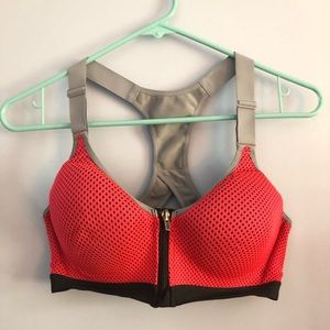Victoria’s Secret Front Close sports bra
